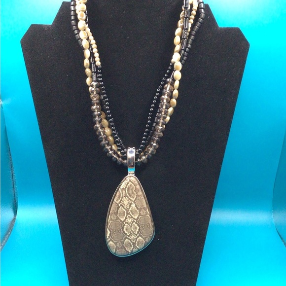 Vintage Premier Designs Rich & Famous Necklace - Picture 2 of 5